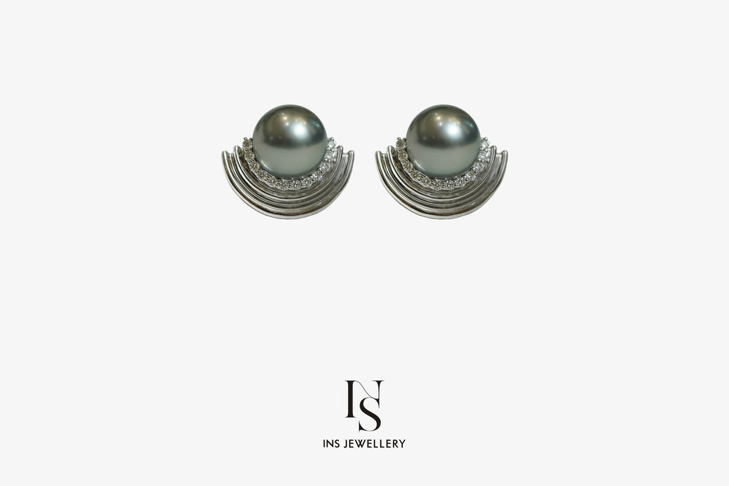 Tahitian Pearl Ear Studs "Ocean Blue"