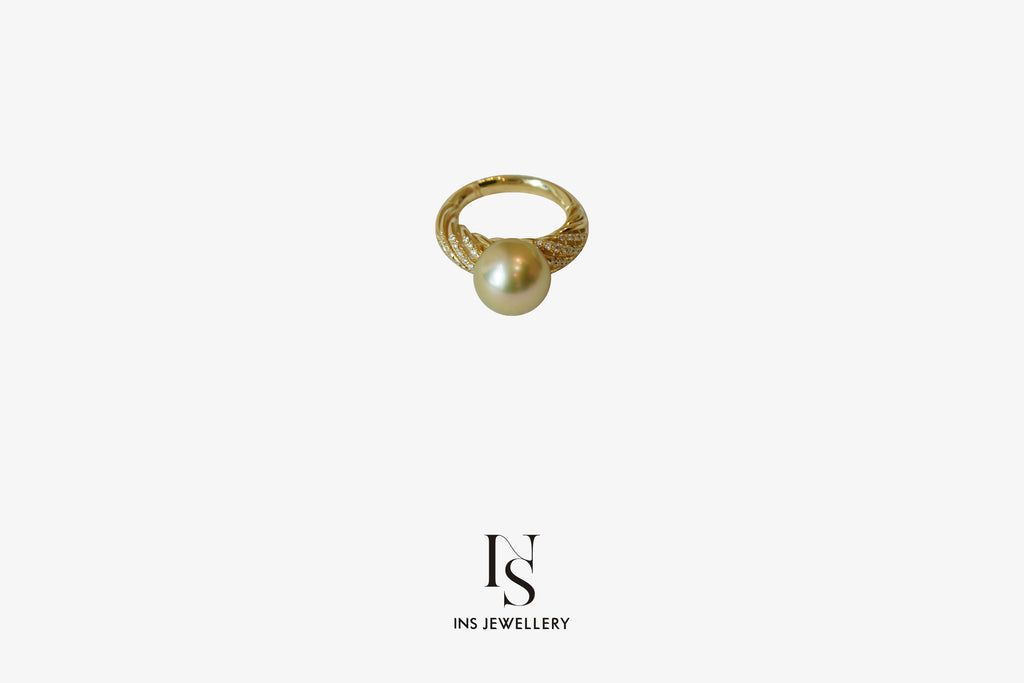 01 Golden Pearl Ring