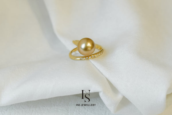 26 Golden Pearl Ring