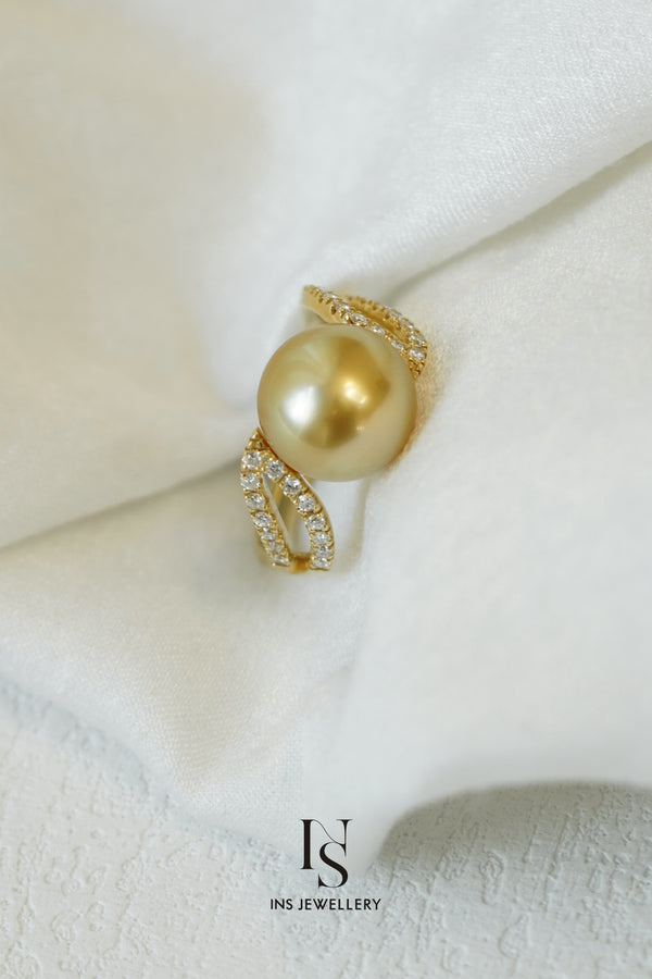 27 Golden Pearl Ring