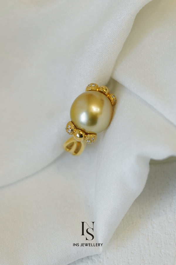 29 Golden Pearl Ring