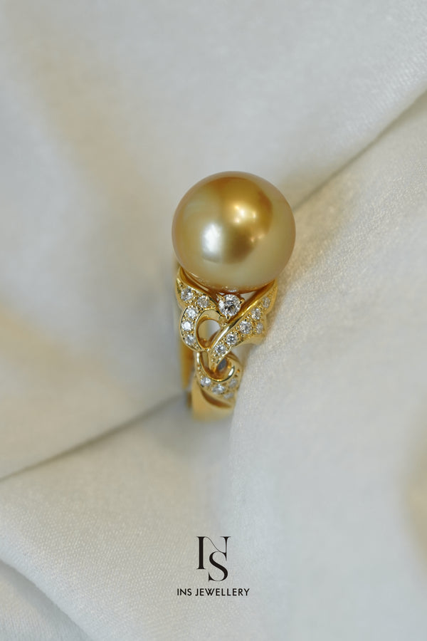 33 Golden Pearl Ring