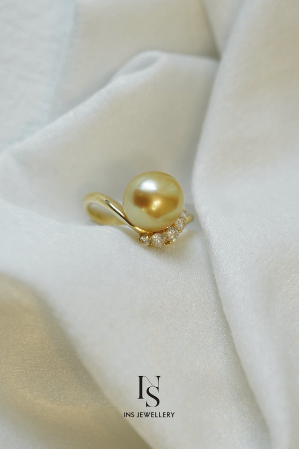 34 Golden Pearl Ring