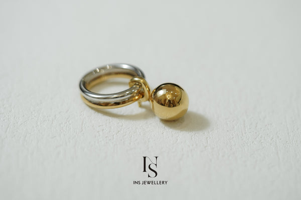 Versatile 18K Gold Ring