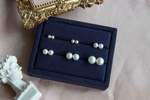 Japanese AKOYA Pearl classic Ear Studs